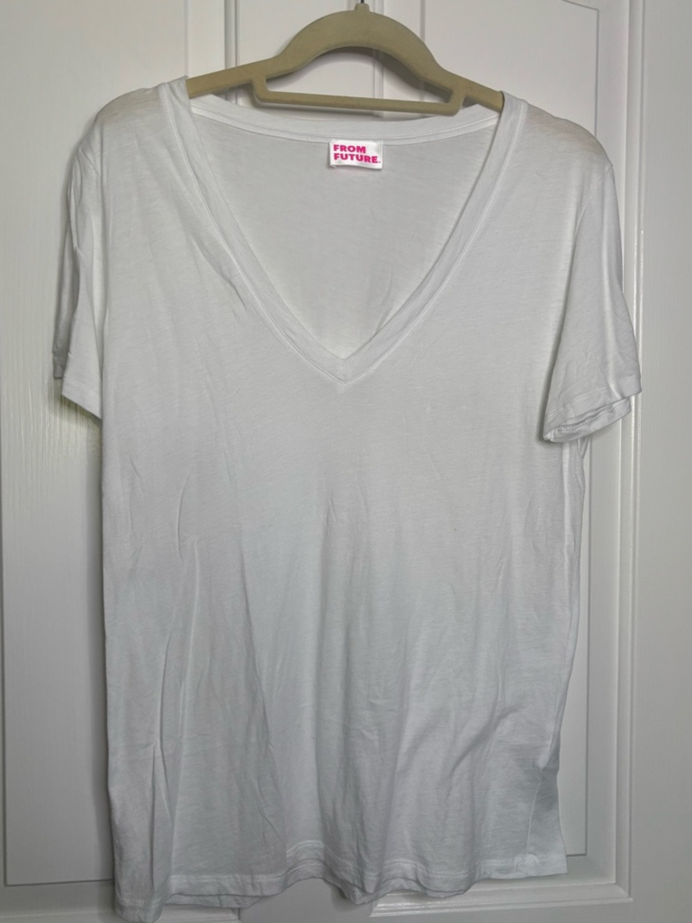 EUC From Future Womens White Cotton V-Neck Tee size L